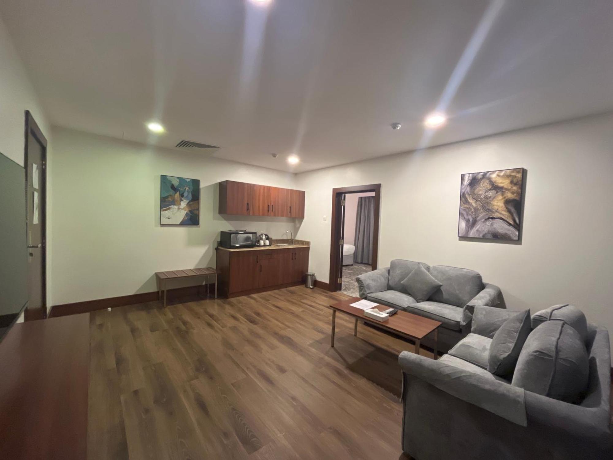 Lily Hotel Suite Mubarraz al-Hufuf Exteriör bild